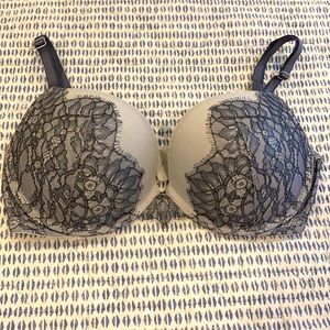 Victoria secret very sexy push-up bra